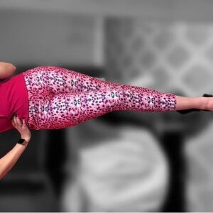 Vixen pink leopard True Romance cigarette pants. 2X. NWT